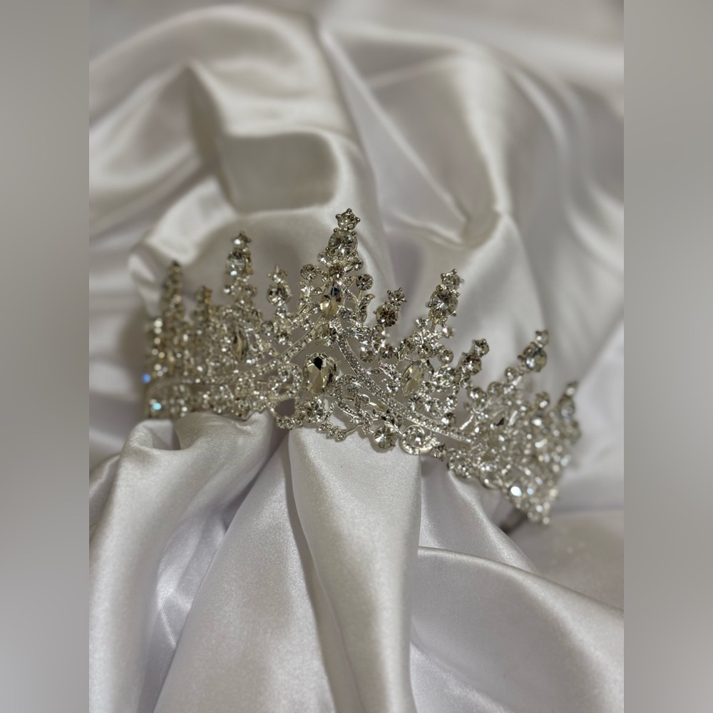 Elegant Silver Crystal Tiara